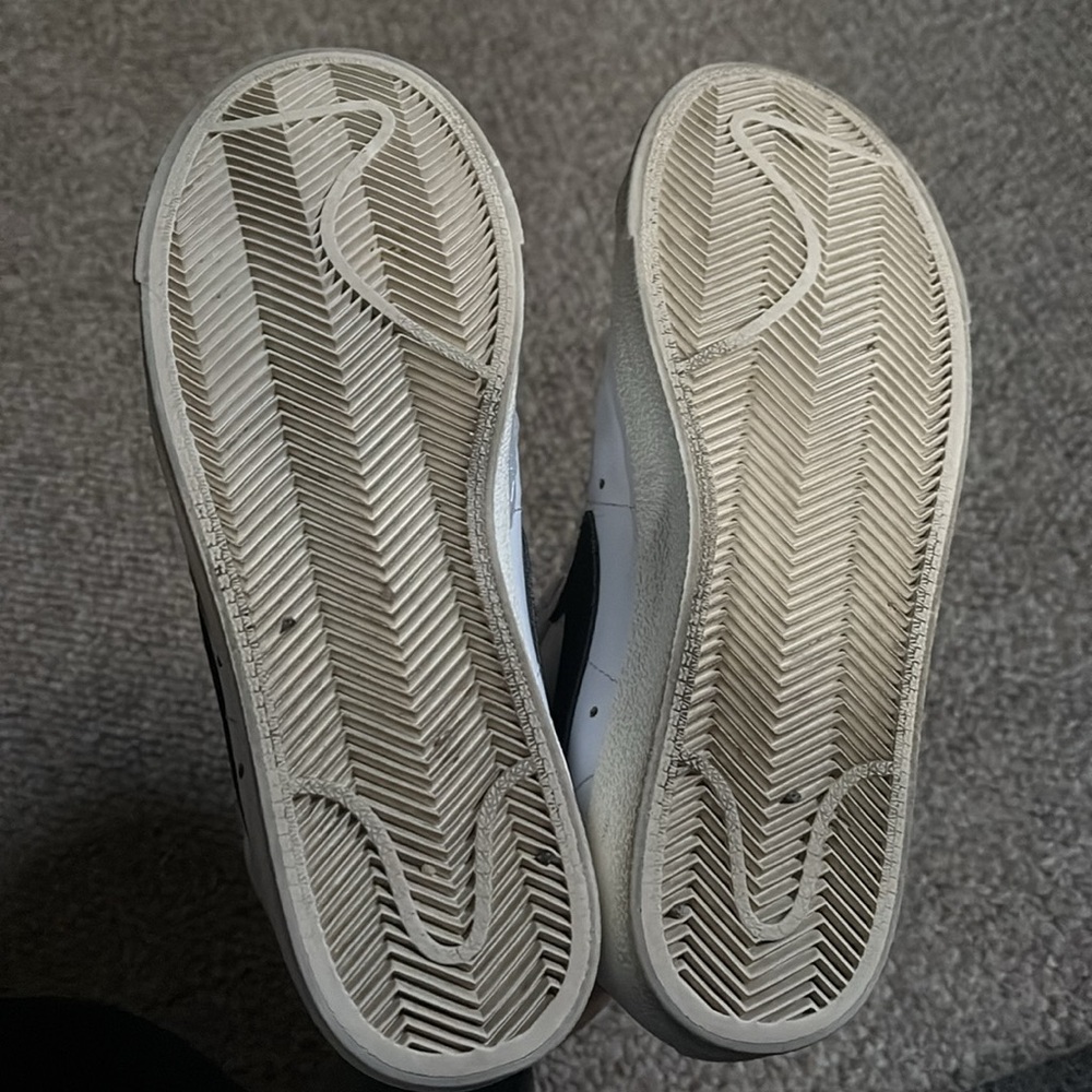 Nike White High-Top Sneakers with Black Swoosh - Picture 6 of 7